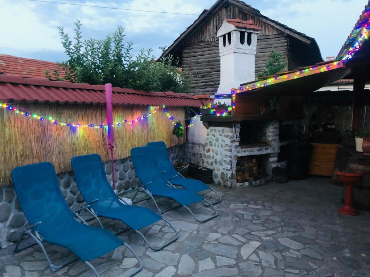 Family Hotel Carpe Diem Banya  Exterior photo