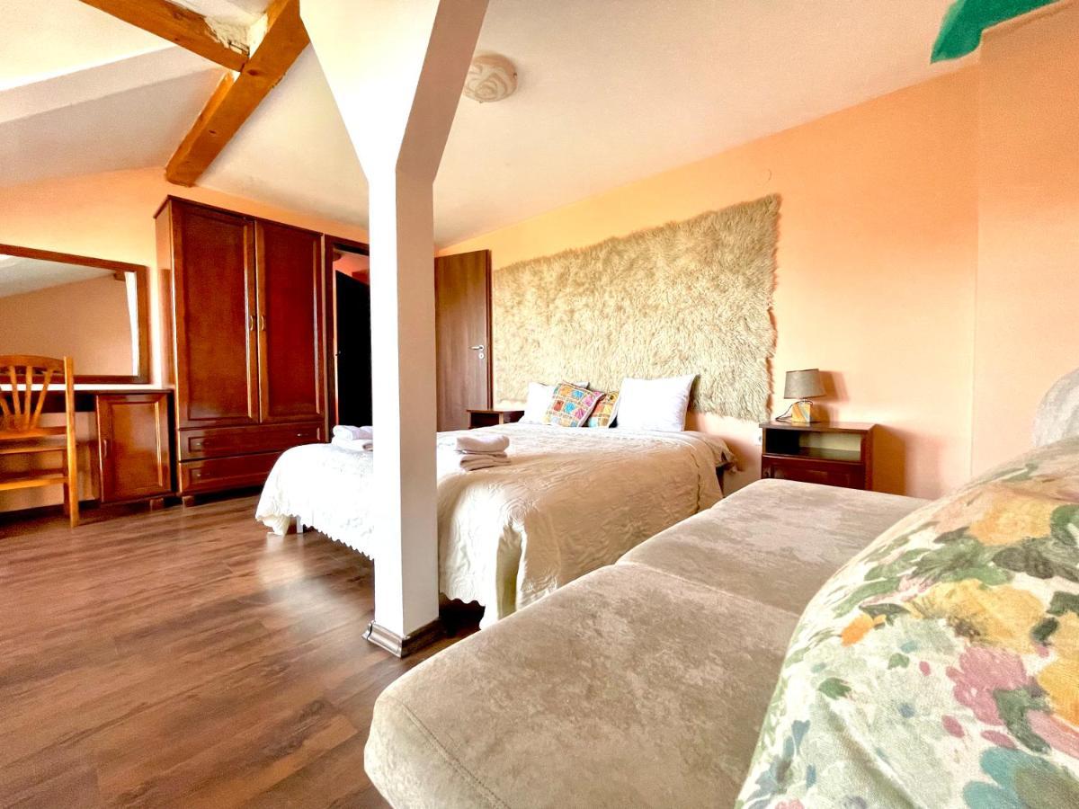 Family Hotel Carpe Diem Banya  Exterior photo