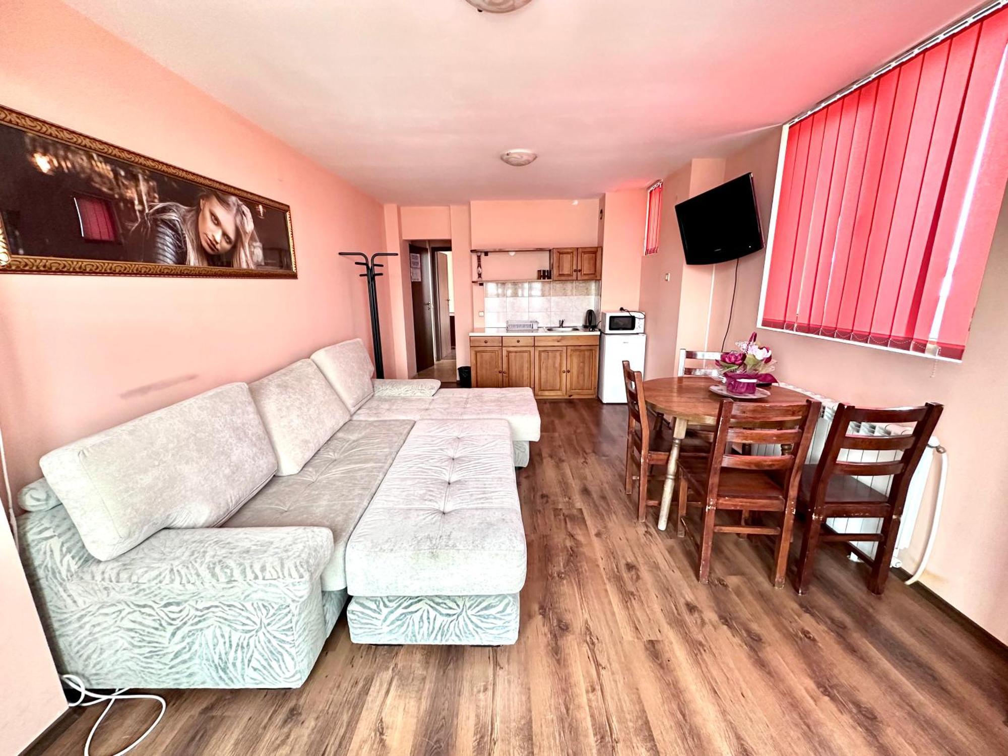 Family Hotel Carpe Diem Banya  Exterior photo