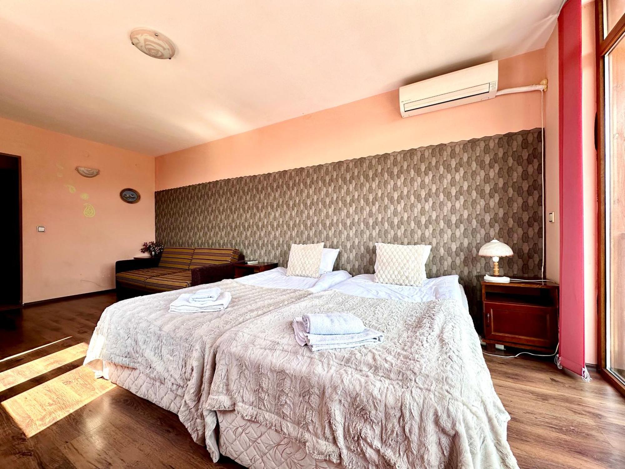 Family Hotel Carpe Diem Banya  Exterior photo