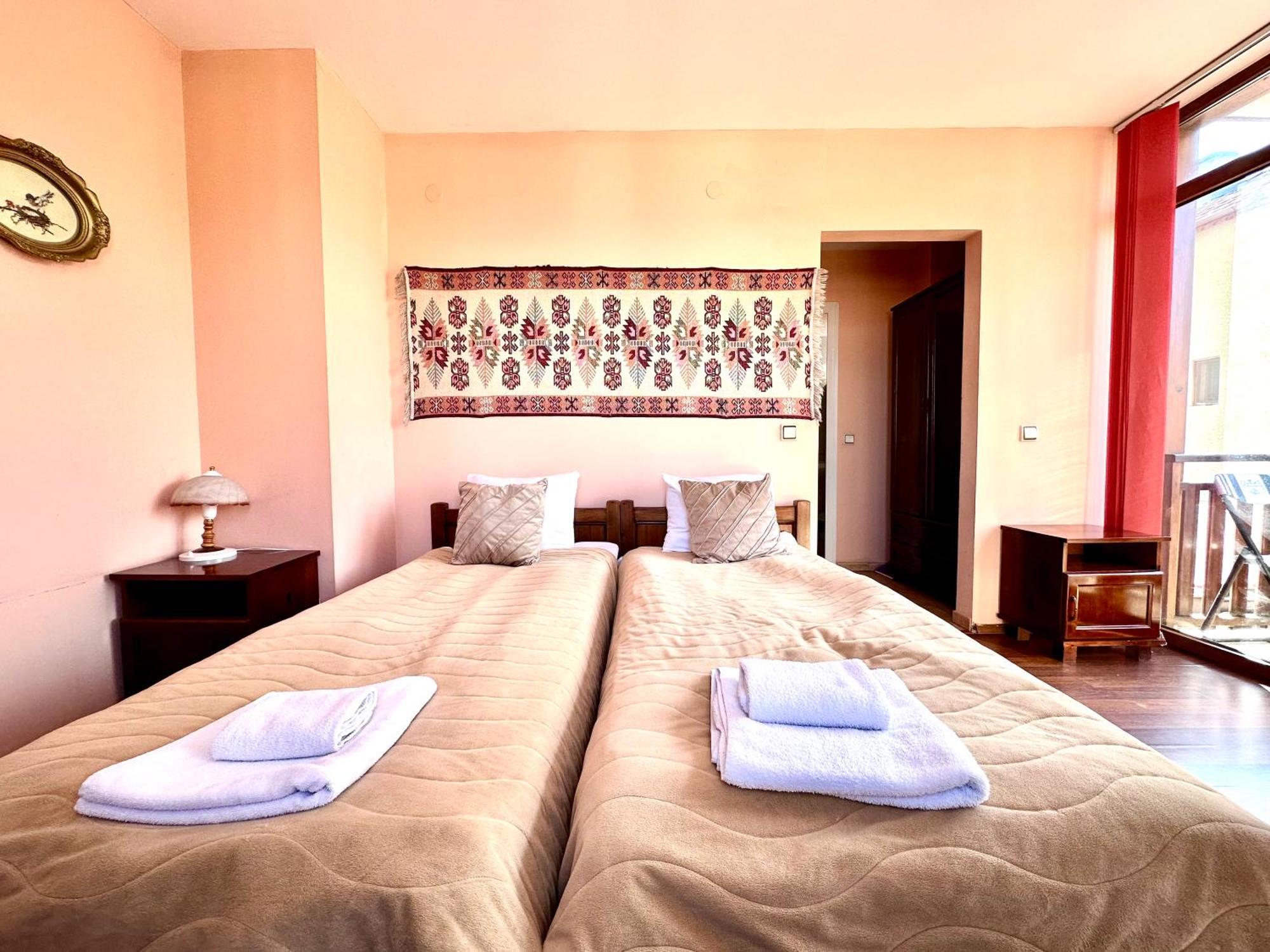 Family Hotel Carpe Diem Banya  Exterior photo